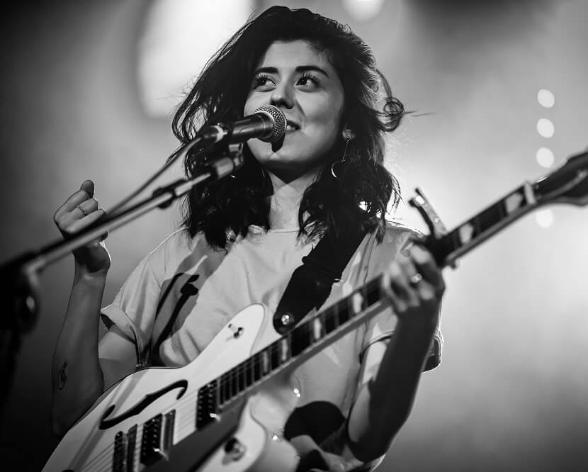 خواننده Daniela Andrade